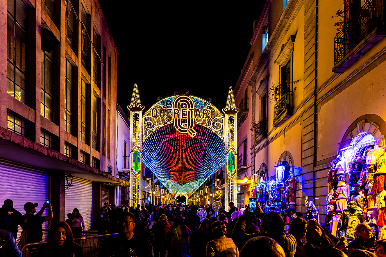 Instalaciones de iluminación decorativa personalizadas 2 tunel queretaro compressed